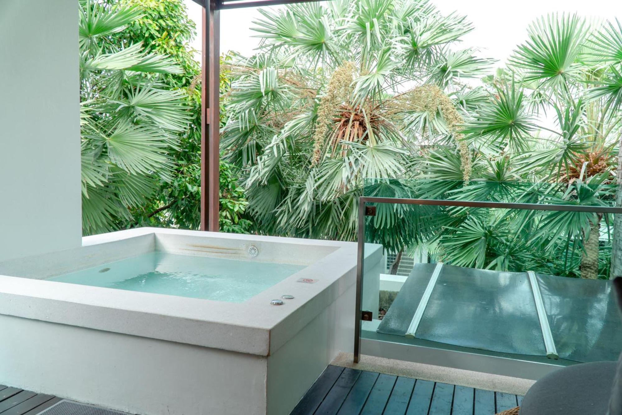 Club Wyndham Sea Pearl Phuket Otel Patong Dış mekan fotoğraf